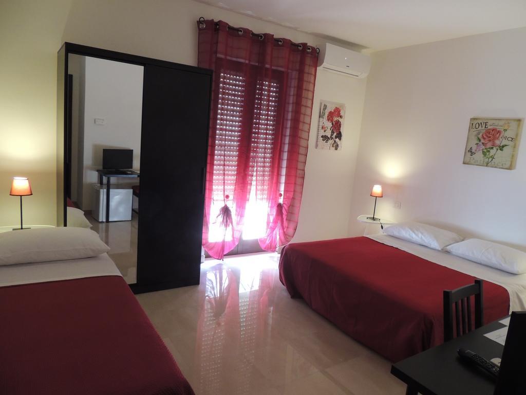 Domus Taranto Unica Sede Hotell Rum bild
