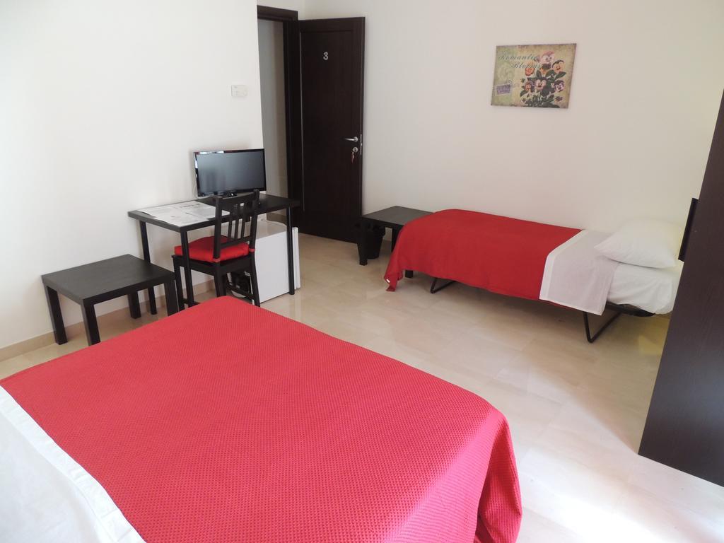 Domus Taranto Unica Sede Hotell Rum bild