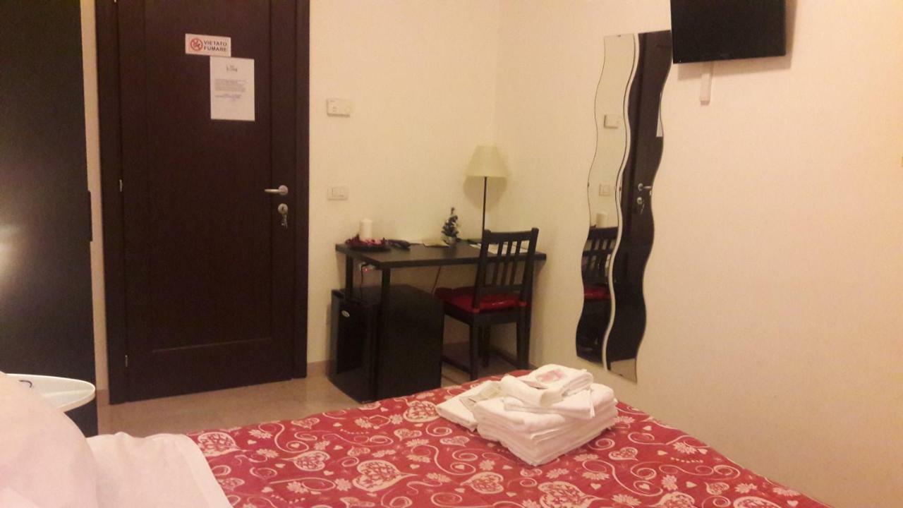 Domus Taranto Unica Sede Hotell Exteriör bild